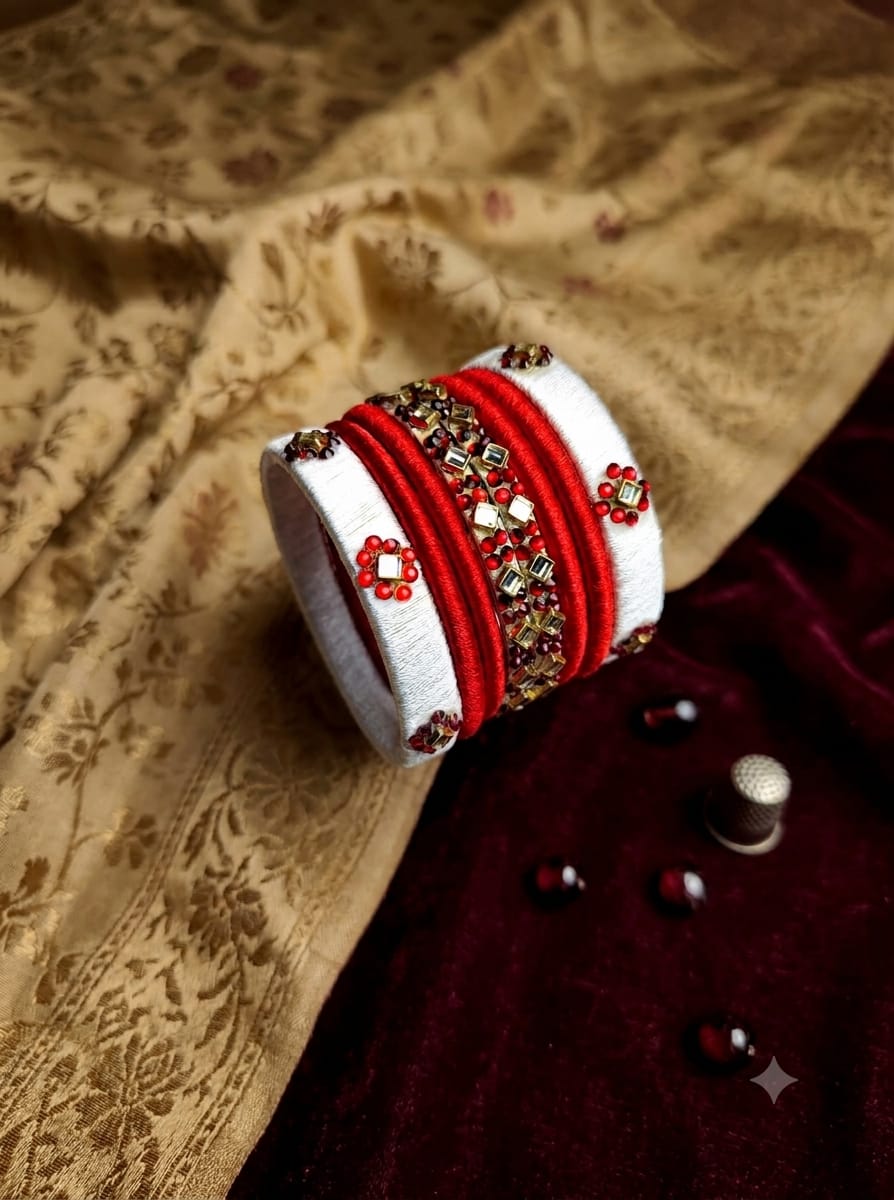 লাল ও সাদা কম্বিনেশনের সিল্ক সুতার চুরি সেট- Red & White Silk Thread Bangle Set